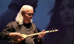 Moğollar grubunun üyesi ünlü sanatçı Cahit Berkay kimdir?