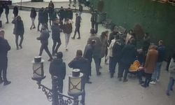 Parkta meydan muharebesi gibi kavga: Tekme, tokat, bıçak… Yaralalılar var!