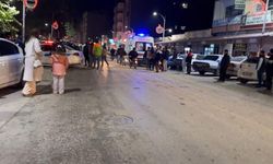 Pazar yeri savaş alanına döndü: Bıçaklar ve sopalar havada uçuştu!