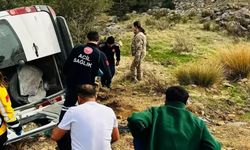 Tarım işçilerini taşıyan minibüs şarampole devrildi: 1 ölü, 3 yaralı