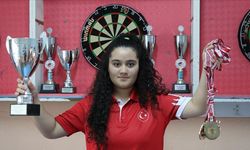 Türkiye'ye ilk dart dünya şampiyonluğunu getiren Milli dartçı Zehra Gemi kimdir?
