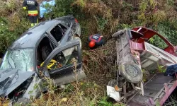 Üç tekerlekli araç ile otomobil çarpıştı: 2 ölü, 1 yaralı