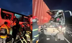 Yolcu otobüsü tıra arkadan çarptı: 7 ölü, 11 yaralı