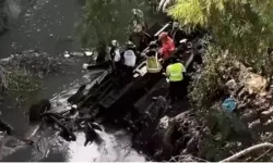 Yolcu otobüsü uçuruma yuvarlandı: 15 ölü, 19 yaralı!