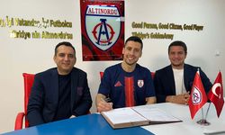 Altınordu eski stoperiyle imzaladı