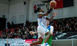 Aliağa Petkimspor zirveyi bırakmadı