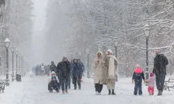 Avrupa buz kesti, ulaşım felç oldu: 6 ölü