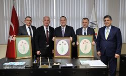 Manisa Büyükşehir Belediyesi, pazar esnafıyla yatırımları ve yeni projeleri masaya yatırdı