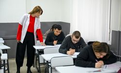 Bornova Belediyesi’nden öğrencilere ücretsiz eğitim desteği