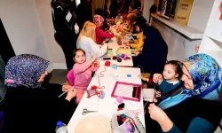 Bornova’da minik eller dokuma tezgahında buluştu