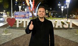 Bornova’da Pınar Caddesi yenilendi: Naim Süleymanoğlu heykeliyle taçlanıyor