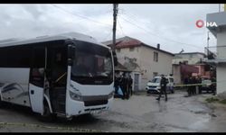 Boşanma aşamasındaki kadın sokak ortasında öldürüldü