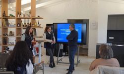 Çeşme'de üreticiye bilgi desteği: Tarım eğitimlerine yoğun ilgi