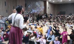 Çocuklar tatilin tadını Konak’ta çıkarıyor