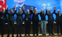 Cumhurbaşkanı Erdoğan, AK Parti’ye katılan 4 belediye başkanına rozet taktı