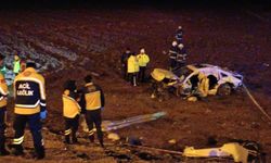 Feci kazada iki otomobil hurdaya döndü... Ölü ve yaralılar var!