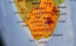 Güney Afrika'da dolmuş ile kamyon çarpıştı: Çok sayıda ölü var!