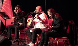 Güzelbahçe'de Uğur Mumcu ve devrim şehitleri türkülerle anıldı