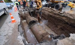 İnönü Caddesi’ndeki ana hat arızasına İZSU’dan hızlı müdahale