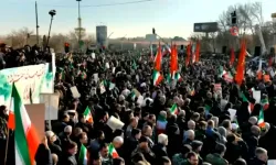 İran’da rejim yanlıları sokakta: ABD ve İsrail hedefte