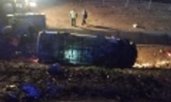 İşçi servisi uçuruma yuvarlandı: Çok sayıda yaralı var!