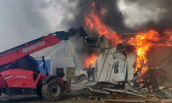 İşçilerin kaldığı konteyner alev alev yandı