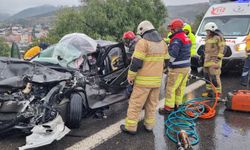 İzmir Çevre Yolu’nda feci olay: 4 araç kazaya karıştı