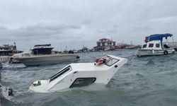 İzmir Karaburun’da fırtına felaketi: Tekneler sulara gömüldü!