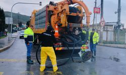 İzmir'de yağış alarmı: AKOM ve İZSU sahada