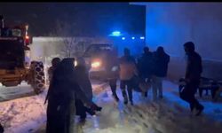 Karla kaplı yolda hayat kurtarma mücadelesi: Ekipler zamanında ulaştı!