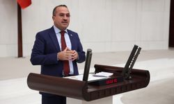 Kırkpınar'dan Tugay'a sert çıkış: Kimse İzmir’i merkezi hükümetle kavga ederek yönetemez!