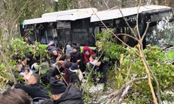 Kocaeli’de belediye otobüsü devrildi: Çok sayıda yaralı var