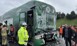 Konyaspor takım otobüsü İstanbul'da kaza yaptı: Yaralı futbolcular var!