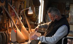 Kültürel miras taşıyıcısı usta, bağlamayı gelecek kuşlara aktarıyor