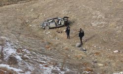 Lastiği patlayan otomobil şarampole devrildi: 1 ölü, 2 ağır yaralı