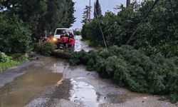 Menderes’te yağış alarmı: Belediye ekipleri sahada