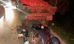 İzmir'de traktöre çarpan motosikletin sürücüsü ağır yaralandı