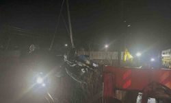 Çaya uçan otomobilde can pazarı yaşandı: Baba ile oğlu öldü