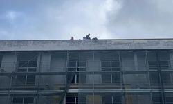 Paramızı ödeyin! diye çatıya çıktılar: İnşaat işçileri eylemde!