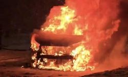 Rampada korku dolu anlar: Otomobil yandı, facia kıl payı atlatıldı!