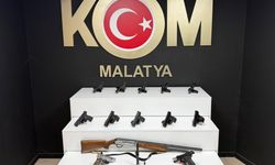 Ruhsatsız silah operasyonu: Çok sayıda tabanca ele geçirildi, 3 kişi gözaltında!