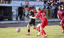 Süper Lig devleri peşindeydi! Adem Yeşilyurt Karşıyaka’da kaldı