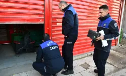 Torbalı’da son kullanma tarihi geçmiş ürün satan iki zincir market 3 günlüğüne kapatıldı