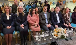 AK Parti İzmir Kadın Kolları Meclisi yoğun katılımla gerçekleşti