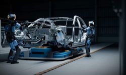 Yapay zeka robotları sahaya iniyor