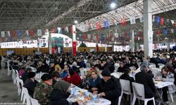 İzmir Büyükşehir Belediyesi ilk iftar sofrasını Gaziemir’de kurdu