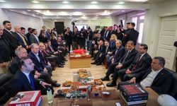 Başkan Tugay da Özel'le birlikte Hatay'a gitti