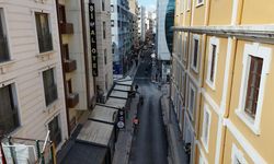 Alsancak’ta altyapısı tamamlanan sokaklar asfaltlanıyor