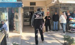 Birlikte yaşadığı kadını tabancayla öldürüp intihar etti