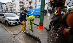 Büyükşehir ekipleri sağanak yağış nedeniyle seferber oldu